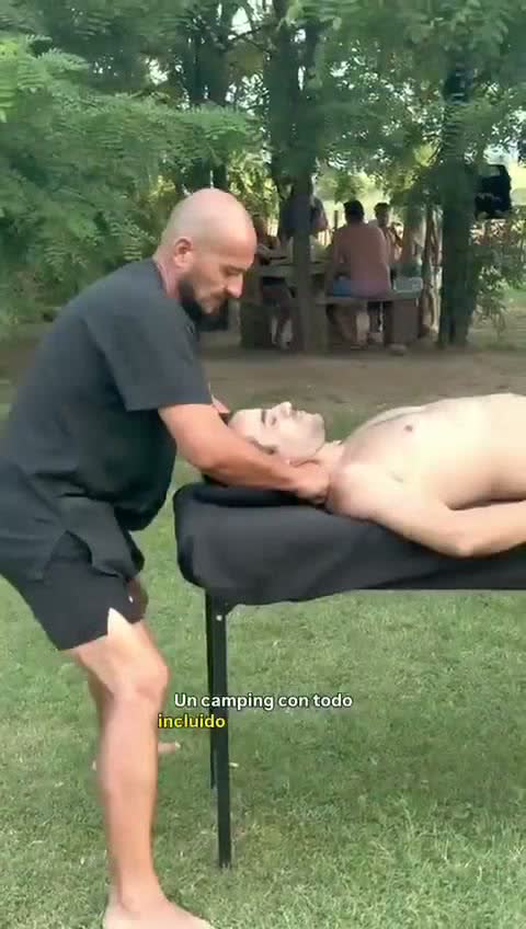 Un momento de relax bajo el quincho de Corral de Pirca